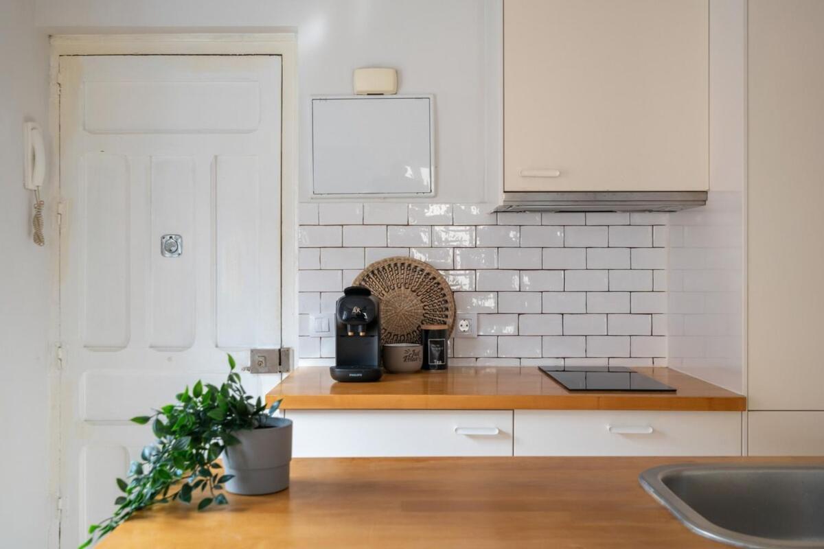 And Bright In Puerta Del Angel - Cabello Apartamento Madrid
